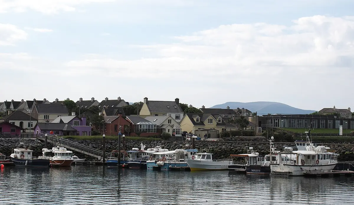 Il porto di Dingle con le barche dei pescatori